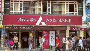 Axis Bankએ ગ્રાહકો માટે આપ્યા સારા સમાચાર, સેવિંગ એકાઉન્ટ પર વ્યાજદરમાં કર્યો વધારો