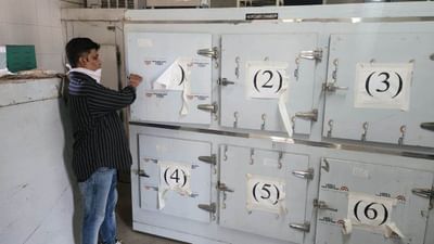 ભરૂચ સિવિલ હોસ્પિટલમાં કોલ્ડ સ્ટોરેજ ઠપ્પ થઇ જતા 5 મૃતદેહ ડીકમ્પોઝ થયા, એનજીઓની રજુઆત બાદ સમારકામ શરૂ કરાયું