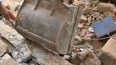 Ahmedabad: અનુપમ બ્રિજ પાસે દીવાલ ધરાશાયી થતા બેનાં મોત, JCB ની ટક્કરથી દીવાલ તૂટી પડી હતી