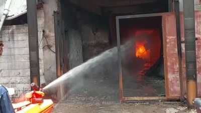 Gandhinagar: કલોલની સઇજ GIDCમાં લાગેલી આગ હજુ બેકાબૂ, ફાયર બ્રિગેડની 12 ટીમ કામે લાગી