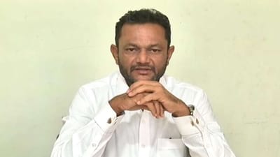 સોખડા હરિધામ મંદિરના વિવાદ હજુ પણ યથાવત, સમાધાન માટેની બે બેઠકો થઈ છતાં નિર્ણય આવ્યો નથી સોખડા હરિધામ મંદિરના વિવાદ હજુ પણ યથાવત, સમાધાન માટેની બે બેઠકો થઈ છતાં નિર્ણય આવ્યો નથી