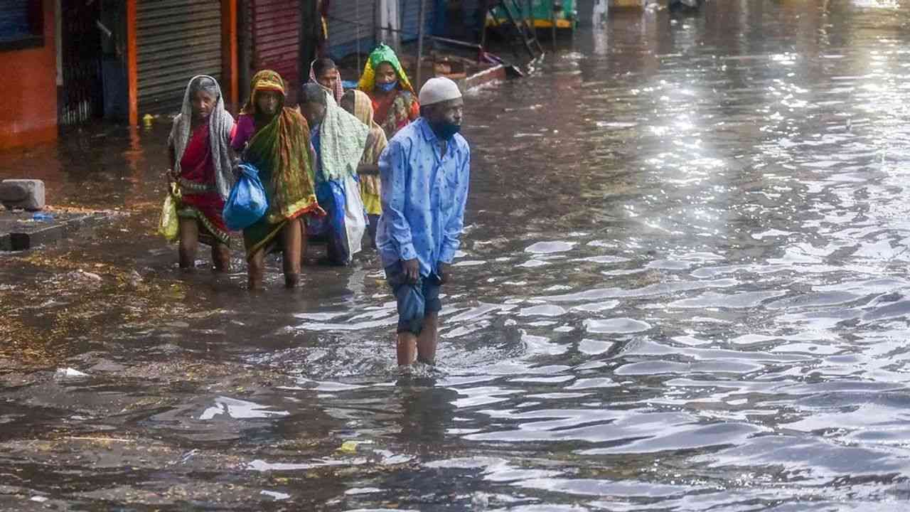 IMD Rain Alert: આ રાજ્યોમાં બદલાયો હવામાનનો મૂડ, વરસાદે ગરમીથી રાહત આપી, હૈદરાબાદમાં પૂર જેવી સ્થિતિ