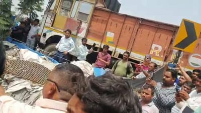 Valsad : વાપીના મોરાઇ ગામે રાષ્ટ્રધ્વજના અપમાનનો બનાવ આવ્યો સામે, લોકોએ એક શખ્સને પકડી પાડ્યો