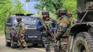 Jammu Kashmir: કુલગામમાં સુરક્ષા દળો સાથેની અથડામણમાં એક આતંકવાદી ઠાર, પોલીસે વિસ્તારની ઘેરાબંધી કરી