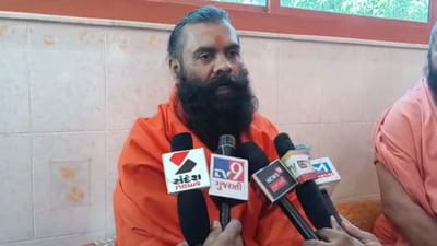 હરીહરાનંદ બાપુને સરખેજ આશ્રમમાં માનસિક ત્રાસ અપાતો હતો, તેમના શિષ્ય મહાદેવ ભારતીએ મુક્યો ગંભીર આરોપ