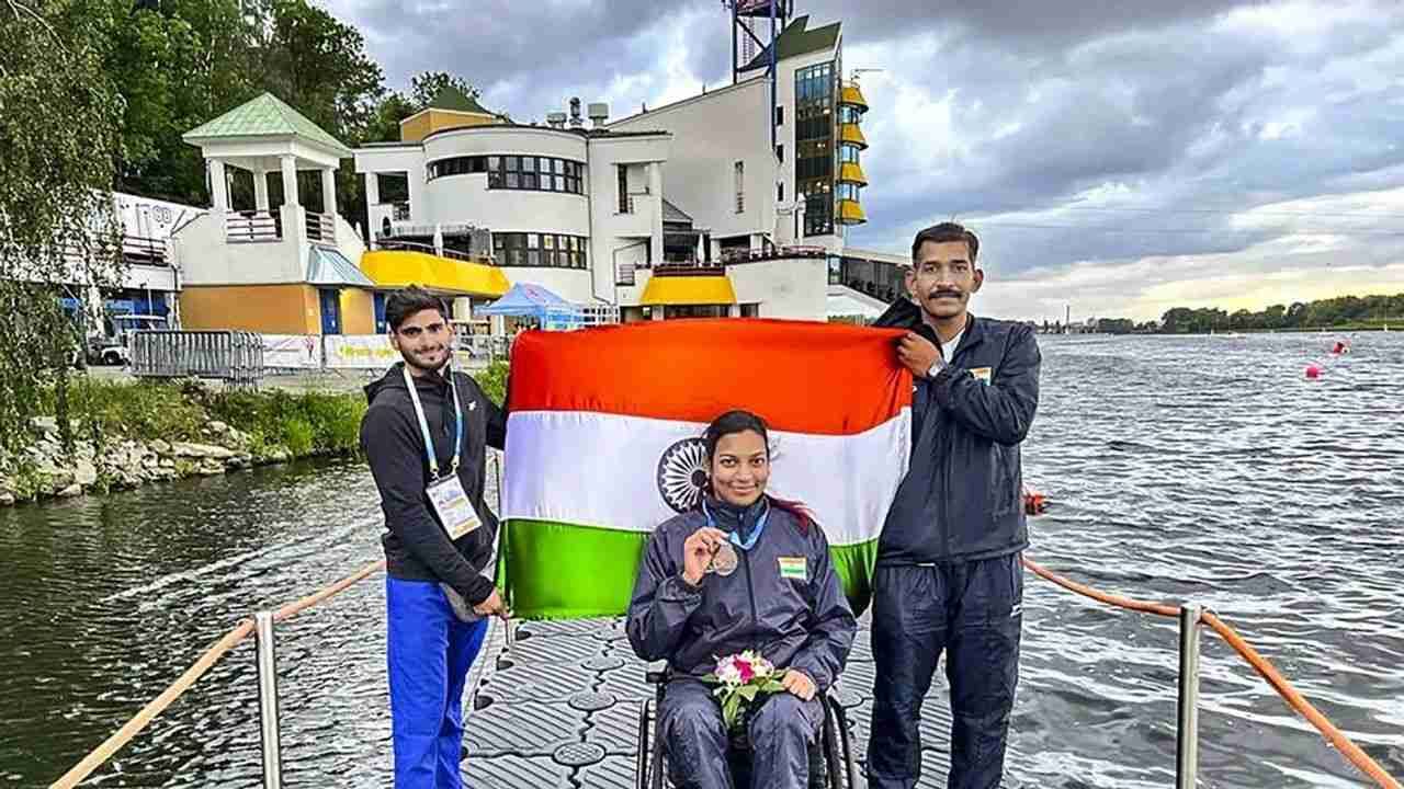 Indian Para Athlete Prachi Yadav creates history by winning bronze medal in Paracanoe World Cup