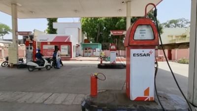 દાહોદના દેવગઢબારિયાના રાજમહેલ રોડ સ્થિત પેટ્રોલ પંપમાં દિન દહાડે લૂંટ, કેશિયરની આંખોમાં મરચાંની ભૂકી નાખી લૂંટને અંજામ આપ્યો