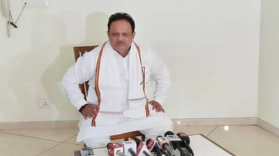 Surat: હાર્દિકે કોંગ્રેસ સાથે વિશ્વાસઘાત કર્યો છે, નરેશ પટેલ બે દિવસથી અમારા સંપર્કમાં: કોંગ્રેસ પ્રભારી રઘુ શર્મા