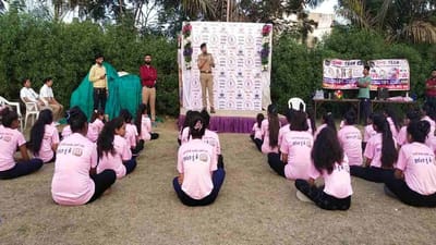 Surat : ગ્રીષ્મા હત્યાકાંડ બાદ સુરત પોલીસ અને સ્થાનિક એનજીઓની મદદથી બહેનોને મફતમાં અપાઈ સ્વ સુરક્ષાની તાલીમ