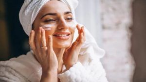 Skin care : તમારી ત્વચા અનુસાર મોઇશ્ચરાઇઝર પસંદ કરવા, આ ટિપ્સ અનુસરો