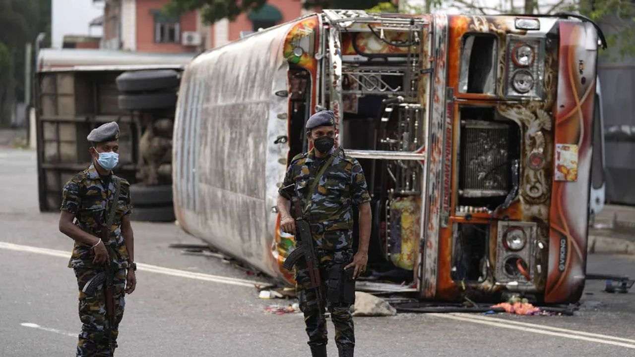 sri-lanka-nationwide-curfew-will-be-imposed-from-8-pm-on-monday
