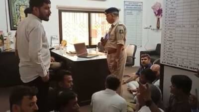 Surat : હીરા ચોરીના આક્ષેપ બાદ યુવકનો આપઘાત, શેઠના ત્રાસથી પોલીસે માર માર્યાનો પરિવારનો આક્ષેપ, હોબાળા બાદ પોલીસ સામે નોંધાઈ ફરિયાદ