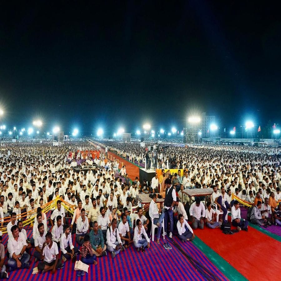 બાદમાં ધર્મ સભામાં યુવાનોએ આઝાદીના અમૃત પર્વે દેશ માટે 75 કલાક સમર્પિત કરવાનો સંકલ્પ લીધો હતો.