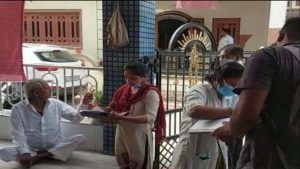 Surat : કતાર ગામમાં ફુડ પોઇઝનિંગની ઘટના બાદ આરોગ્ય વિભાગે બોલાવ્યો સપાટો, 62 એકમોમાં ચેકિંગ હાથ ધરી 46ને નોટિસ ફટકારી,16ને સીલ કરી