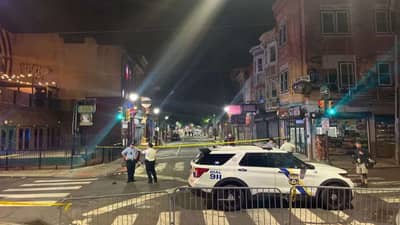 US Shooting:  ફિલાડેલ્ફિયામાં ત્રણ લોકોની ગોળી મારી હત્યા, અમેરિકામાં ફરી ગોળીબારમાં 11 ઘાયલ