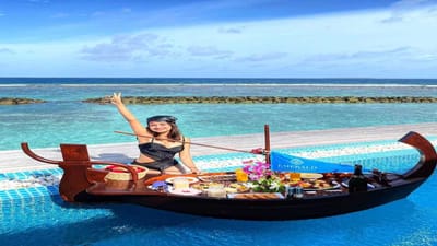 Avneet Kaur Monokini photos : 20 વર્ષની અવનીત કૌરનો બોલ્ડ અવતાર, સ્વિમિંગ પુલમાં પડાવેલા ફોટોઝ જોઈ ફેન્સ થયા દીવાના