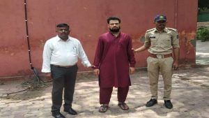 Ahmedabad: સોશિયલ મિડીયા પર પોલીસની બાજ નજર, ધાર્મિક લાગણી દુભાય તેવી પોસ્ટ કરનારની સાયબર ક્રાઈમે ધરપકડ કરી