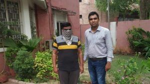 Ahmedabad : ઓનલાઇન ડેટા હેક કરી છેતરપીંડી કેસમાં સસ્પેન્ડ પોલીસ કર્મીની ધરપકડ