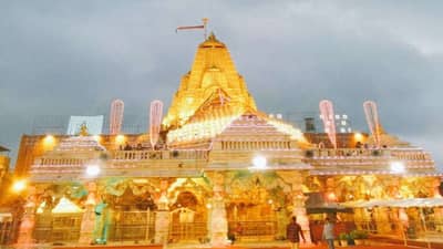 Ambaji અંબાજી મંદિર ટ્રસ્ટને મળ્યુ સોનાનું દાન, માઇભકતે સોનાનો મુગટ ભેટ ધર્યો