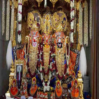 અમદાવાદમાં આવતીકાલે અષાઢી બીજે રથયાત્રા નીકળે તે પહેલાં ભગવાન જગન્નાથે (Bhagvan Jagannath) સોનાવેશ ધારણ કર્યો હતો.