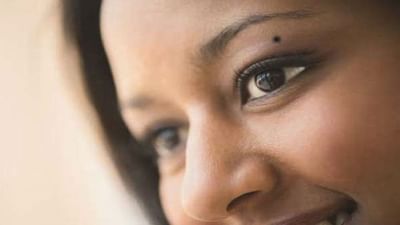 જો કોઇ મહિલાના શરીર પર હોય આ 5 નિશાન, તો માનવામાં આવે છે ભાગ્યશાળી