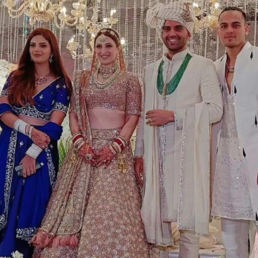 દીપકના લગ્નની તસવીર શેર કરતા રાહુલ ચહરે તેના ભાઈ ભાભી માટે ખાસ પોસ્ટ લખી હતી. તેણે લખ્યું, 'તમારા લગ્ન માટે ખૂબ ખૂબ અભિનંદન અને શુભેચ્છાઓ. અદ્ભુત દામ્પત્ય જીવન. ઘણો પ્રેમ'