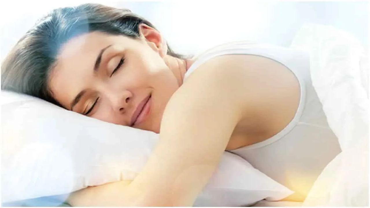 સારી ઊંઘ માટે સૂતા પહેલા ખાવો આ Sleep Superfoods, તણાવ પણ થશે દૂર