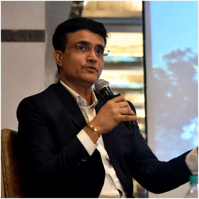 BCCI ઈન્ડિયન પ્રીમિયર લીગમાંથી કરોડોની કમાણી કરે છે. દુનિયાનું કોઈ ક્રિકેટ બોર્ડ આટલા પૈસા વિશે વિચારી પણ ન શકે. વિશ્વમાં BCCIની પ્રતિષ્ઠા IPLના કારણે જ વધી છે. પરંતુ હવે આઈપીએલના કારણે બીસીસીઆઈ એક અલગ સ્થાન હાંસલ કરવા જઈ રહી છે. સમાચાર મુજબ, BCCI IPL મીડિયા રાઈટ્સથી 60 હજાર કરોડની કમાણી કરવા જઈ રહી છે. (PC-PTI)