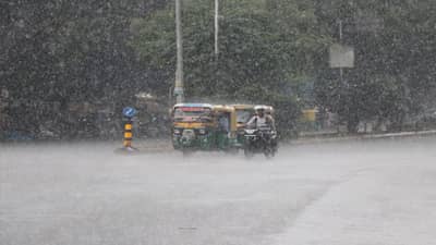 Jamnagar : કાલાવડમાં ફરી મેઘરાજાની ધમાકેદાર એન્ટ્રી, 2 ઇંચ થી વધુ વરસાદ ખાબકતા ફલકુ નદીમાં ઘોડાપૂર