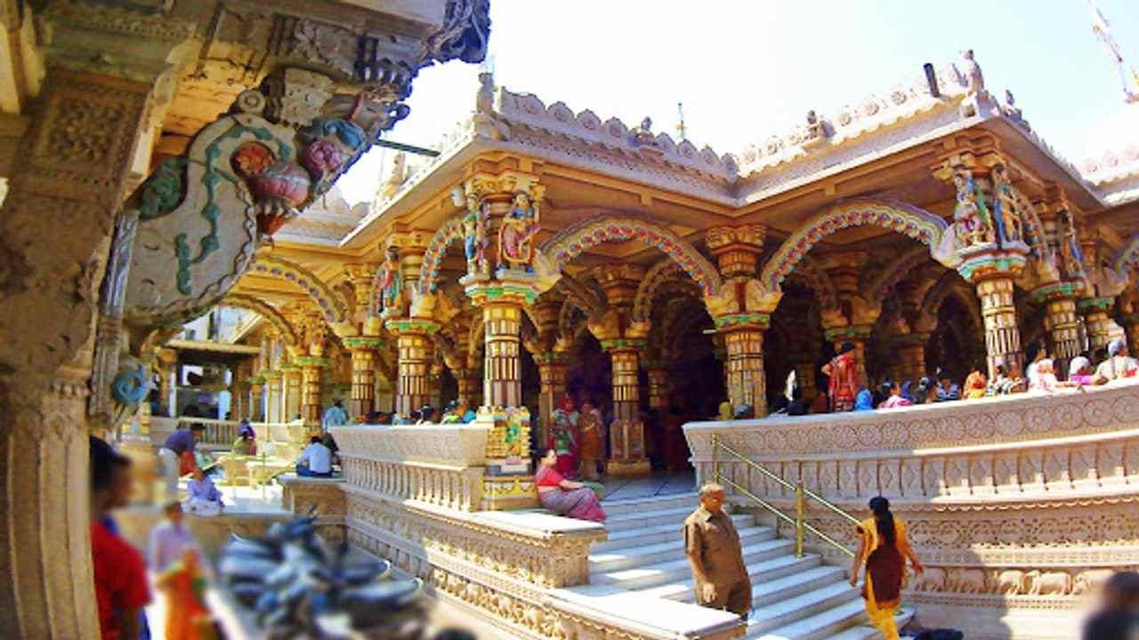 Ahmedabad : કાલુપુર સ્વામીનારાયણ મંદિરમાંથી બાળક ગુમ થતાં અનેક તર્કવિતર્કો, પોલીસે તપાસ શરૂ કરી