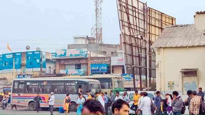 આડેધડ વાહનો પાર્ક કરનારાઓ સાવધાન ! નડિયાદ બસ સ્ટેન્ડની આસપાસ વાહનો મુકનારાના વાહનો થઇ જશે ટો