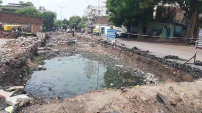 Ahmedabad: નર્કાગાર જેવી સ્થિતિમાં જીવી રહ્યા છે નરોડાવાસી, ચોમાસામાં ખોદાયેલા ખાડાઓથી મુશ્કેલીઓમાં વધારો