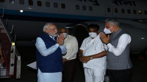 PM Modi Gujarat Visit : પીએમ મોદીનું અમદાવાદ એરપોર્ટ પર સ્વાગત, બે દિવસના ગુજરાત પ્રવાસે