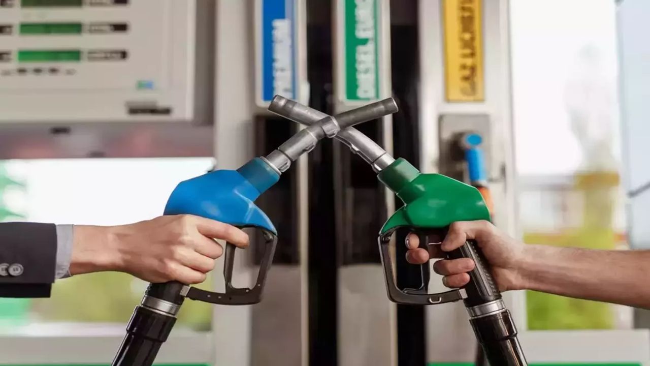 Petrol Diesel Price Today : આજે ક્રૂડ ઓઈલ 9 ડોલર ગગડ્યું, શું પેટ્રોલ અને ડીઝલના ભાવ ઉપર પડશે અસર? જાણો લેટેસ્ટ રેટ