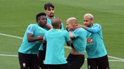Brazil ના બે ફુટબોલરો વચ્ચે મારામારી! Neymar સહિતના સાથી ખેલાડીઓએ મામલો થાળે પાડ્યો