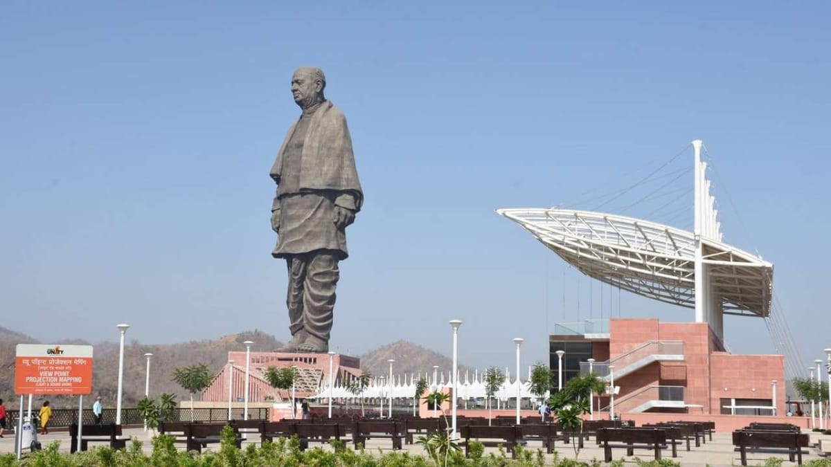 Narmda: SOUમાં સફાઇ કર્મચારીનું સ્થાન મશીનોએ લીધુ, 150 આદિવાસી સ્થાનિકો બેરોજગાર બન્યા