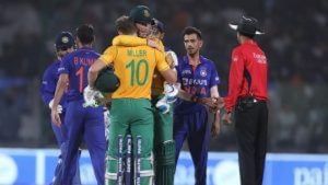 IND vs SA: દક્ષિણ આફ્રિકાના બેટ્સમેનોએ ભારતની કરી ખરાબ હાલત, રેકોર્ડ બુકમાં નોંધાયું નામ, જાણો શું છે