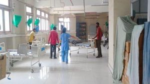 Suratમાં કોરોના રિટર્ન્સ: પાલિકા સંચાલિત સ્મીમેર હોસ્પિટલમાં કોવિડના દર્દીઓ માટેના વોર્ડની તૈયારીઓ શરૂ