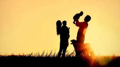 તમારા 4 વર્ષ સુધીના બાળકોને જરુરથી શીખવો આ વસ્તુ, બીજા લોકો સામે નહીં કપાય તમારુ નાક!