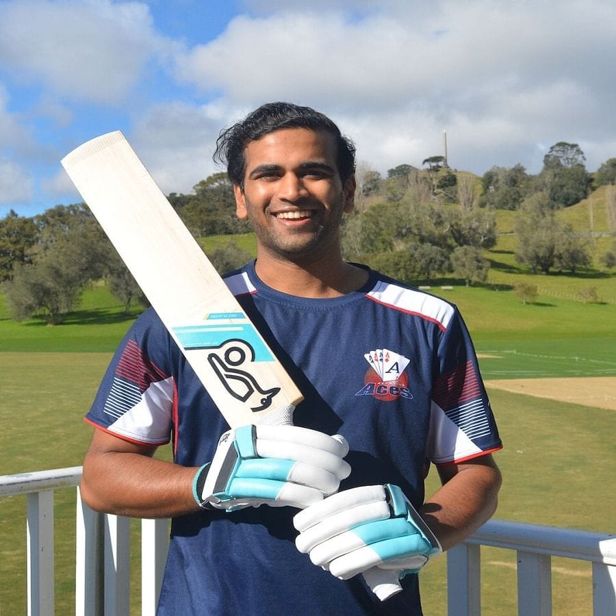 શે હોપ સિવાય નેધરલેન્ડના ઓલરાઉન્ડરે પણ બધાનું ધ્યાન ખેંચ્યું હતું. વાત કરી રહ્યા છીએ તેજા નિદમનુરુની, જેણે પોતાની ડેબ્યૂ મેચમાં અણનમ 58 રન બનાવ્યા હતા. વેસ્ટ ઈન્ડિઝના બેસ્ટ બોલિંગ આક્રમણની સામે આ બેટ્સમેનનો સ્ટ્રાઈક રેટ 100થી વધુ હતો અને તેના બેટમાં 3 ચોગ્ગા અને 2 છગ્ગા ફટકાર્યા હતા. (PC-TEJA INSTAGRAM)