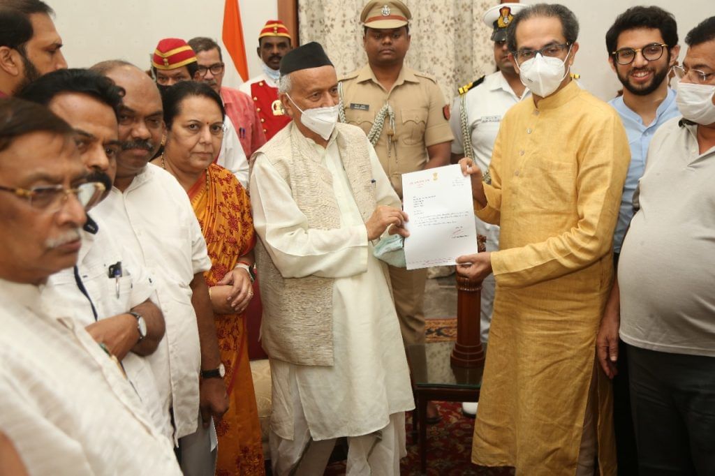 Uddhav Thackeray handed over his resignation to Governor Bhagat Singh Koshyari