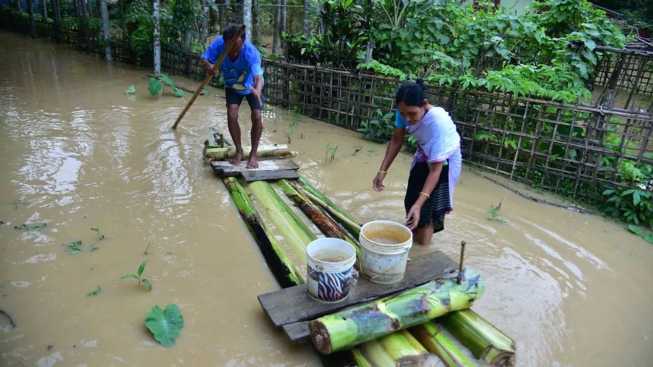 ભારે વરસાદને પગલે પૂર્વોતર રાજ્યોમાં તબાહી, પૂર અને ભૂસ્ખલનના કારણે 131 લોકોના મોત