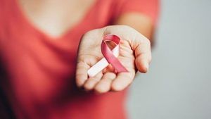 Breast Cancer : અભિનેત્રી મહિમા ચૌધરીએ જીતી સ્તન કેન્સર સામેની જંગ, આ હોય છે લક્ષણો