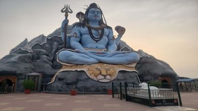 Surat News : સુપ્રસિદ્ધ ગલતેશ્વર મંદિર નજીક કોતરો બન્યા કચરાપેટી, લોકોમાં જાગૃતિ આવે તે જરૂરી