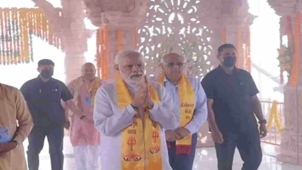 PM Modi Gujarat Visit : પાવાગઢ યાત્રાધામના વિકાસકાર્યોનું લોકાર્પણ, PM મોદીએ કહ્યું પાંચ શતાબ્દી બાદ મહાકાળીના શિખર પર ધજા લહેરાઈ