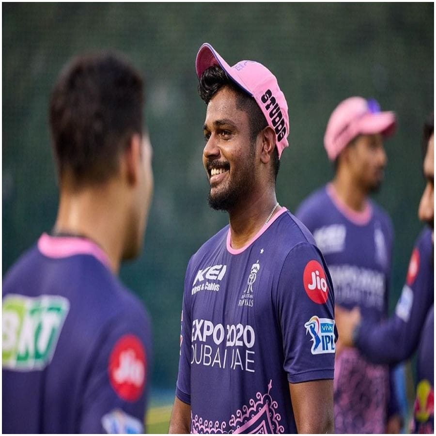 તમને જણાવી દઈએ કે વર્ષ 2018 થી 2022 સુધીમાં, BCCIએ IPL મીડિયા અધિકારોથી 16,300 કરોડ રૂપિયાની કમાણી કરી છે. પરંતુ હવે આઈપીએલ એક મોટી બ્રાન્ડ બની ગઈ છે. હવે આ લીગમાં 10 ટીમો રમી રહી છે. આ કારણે ટુર્નામેન્ટની બ્રાન્ડ વેલ્યુમાં રેકોર્ડબ્રેક વધારો થયો છે. (PC-PTI)