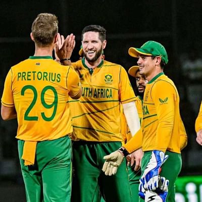 સાઉથ આફ્રિકાની ટીમે ભારત સામેની પાંચ મેચોની શ્રેણીની શરૂઆત જીત સાથે કરી છે. દિલ્હીમાં રમાયેલી પ્રથમ T20 મેચમાં દક્ષિણ આફ્રિકાએ ભારત પર સાત વિકેટે જીત મેળવી હતી. તેણે હવે 1-0ની સરસાઈ મેળવી લીધી છે. ઋષભ પંતની કેપ્ટનશીપવાળી ટીમ ઈન્ડિયાએ મેચમાં ઘણી ભૂલો કરી, જે તેની હારનું કારણ બની.