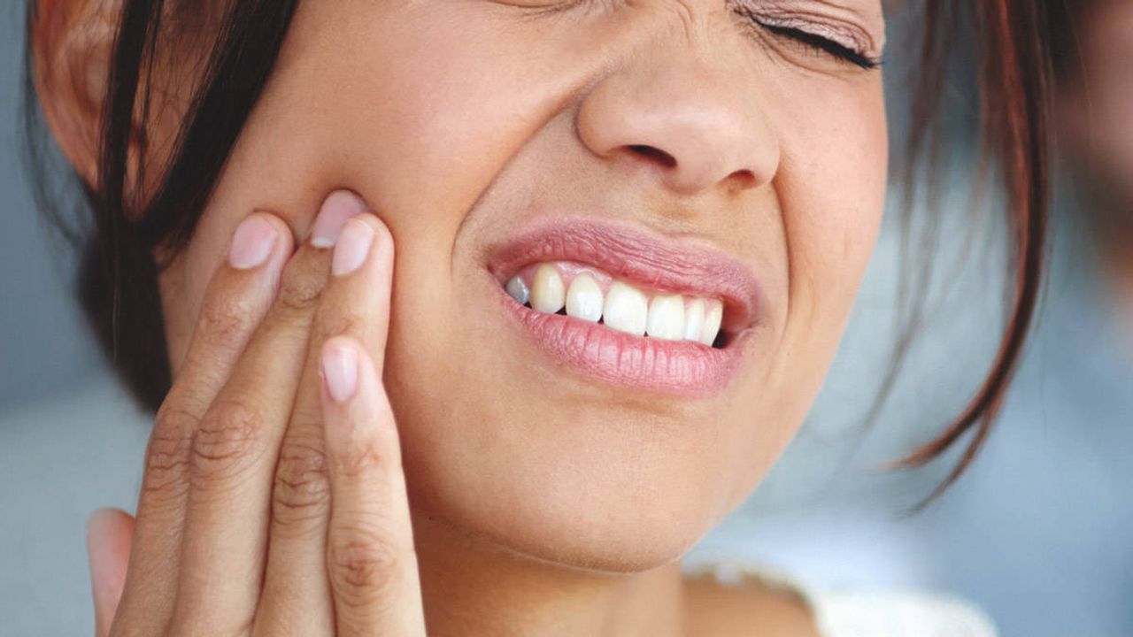 દાંતનો દુખાવો : જાણો દાંતમાં દુખાવા અને પેઢાની સમસ્યાનું કારણ શું હોય છે ?