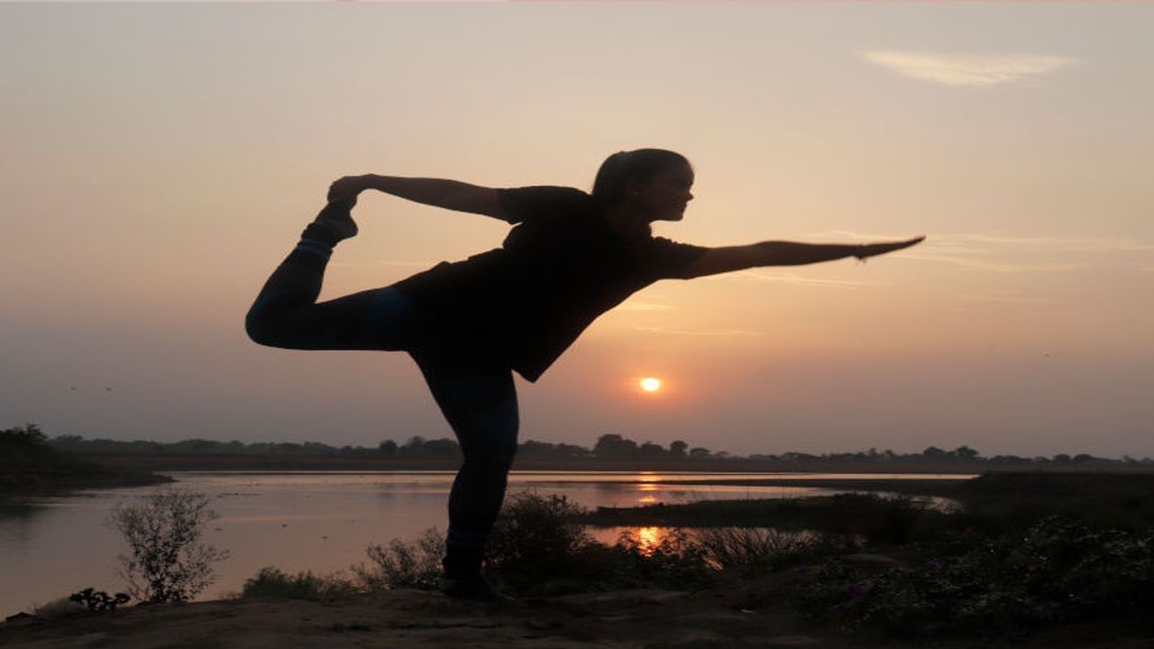 International Yoga Day 2022 : યોગ કરતી વખતે ન કરો આ 6 ભૂલો, શરીરને થશે નુકસાન
