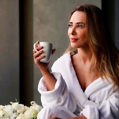 આજે Iulia Vanturનો જન્મદિવસ છે, તે એક મોડલ હોવાની સાથે સાથે એક સિંગર પણ છે, લુલિયાનું નામ બોલિવુડ દબંગ સલમાન ખાન સાથે જોડાયું છે.સલમાન ખાન અને લુલિયા વંતુર એકબીજાને ડેટ કરી ચૂક્યા છે